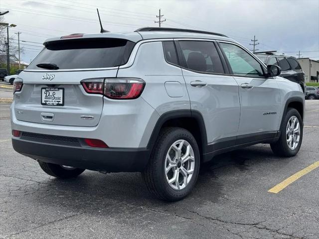 2025 Jeep Compass COMPASS LATITUDE 4X4