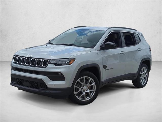 2024 Jeep Compass Latitude Lux FWD