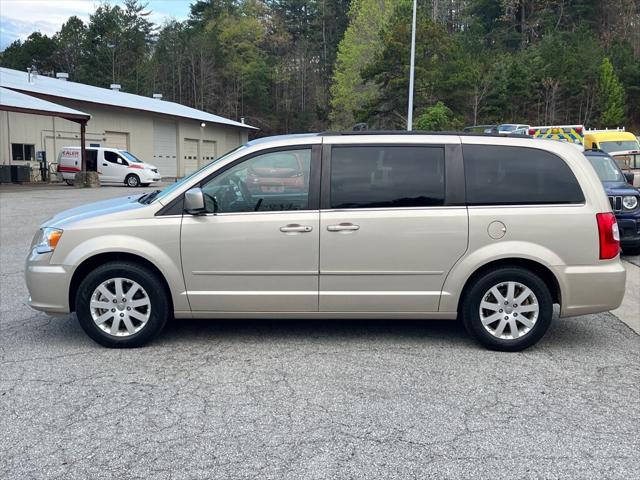 2015 Chrysler Town and Country LX