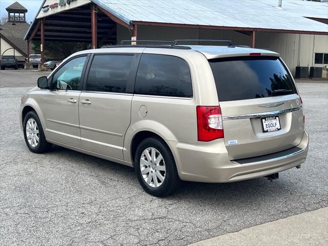 2015 Chrysler Town and Country LX