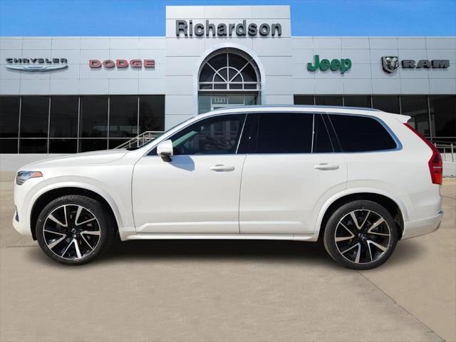 2022 Volvo XC90 T6 Momentum 7 Passenger