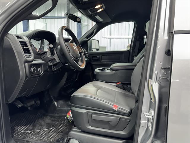 2024 RAM Ram 3500 Chassis Cab RAM 3500 TRADESMAN CREW CAB CHASSIS 4X4 60 CA