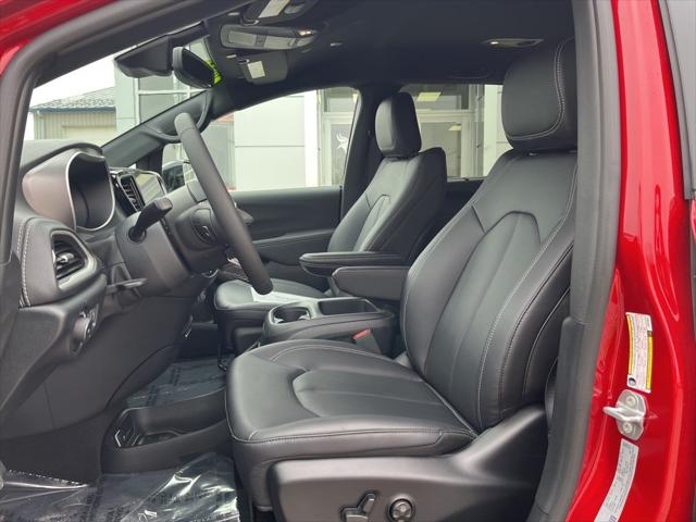 2025 Chrysler Pacifica PACIFICA SELECT