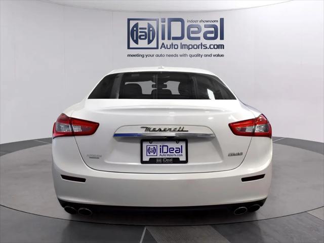 2014 Maserati Ghibli Standard