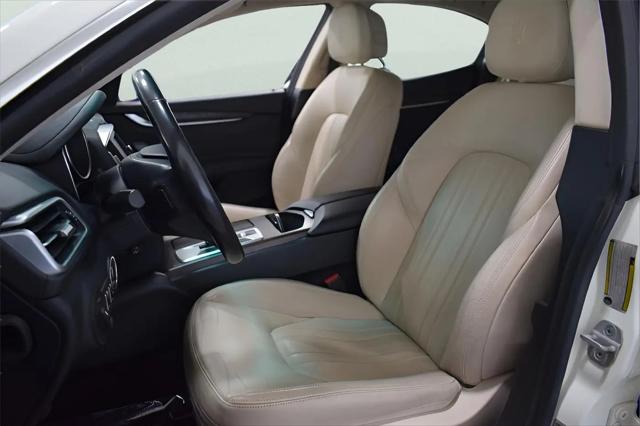 2014 Maserati Ghibli Standard