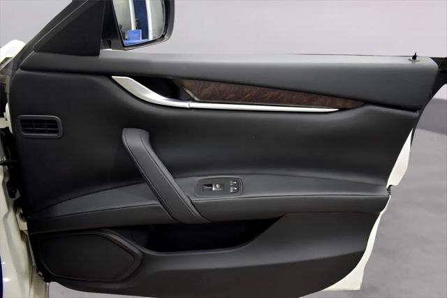 2014 Maserati Ghibli Standard