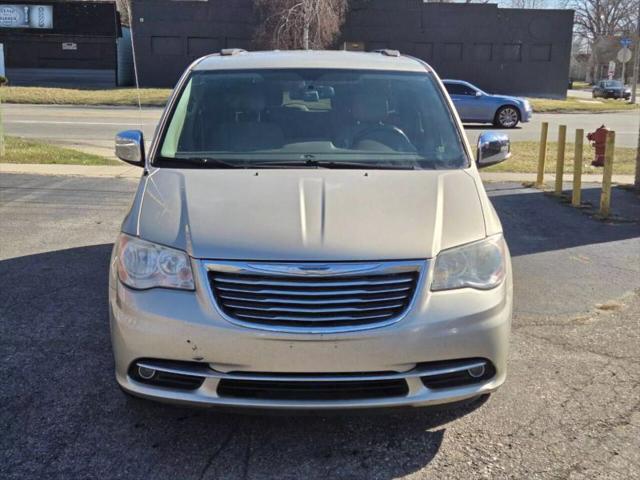 2012 Chrysler Town & Country Touring-L