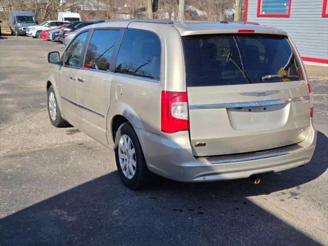 2012 Chrysler Town & Country Touring-L