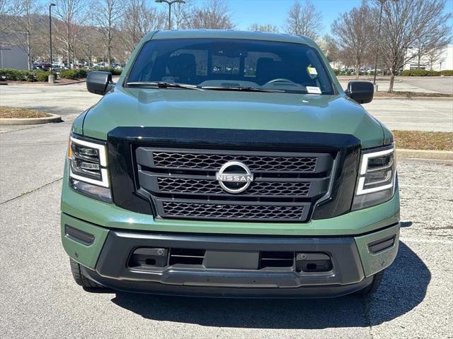 2024 Nissan TITAN Crew Cab SV 4x2