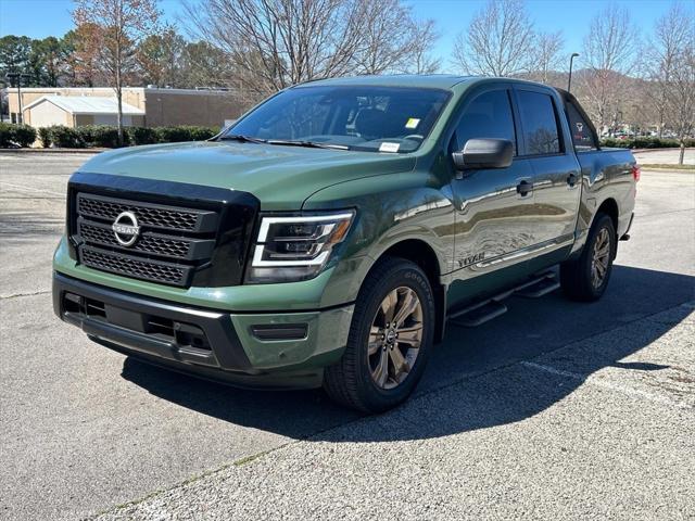 2024 Nissan TITAN Crew Cab SV 4x2