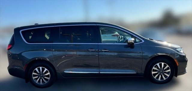 2022 Chrysler Pacifica Hybrid Limited