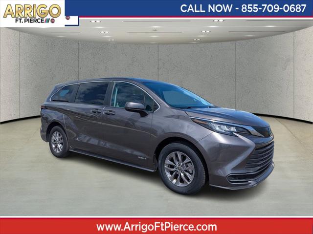 2021 Toyota Sienna LE