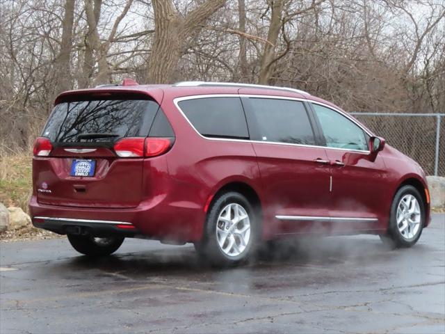 2017 Chrysler Pacifica Touring-L Plus