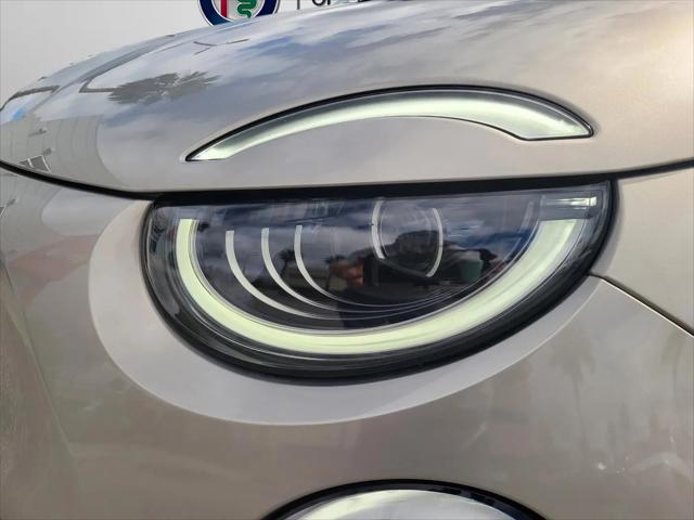 2025 Fiat 500e Giorgio Armani FWD