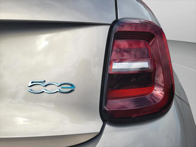 2025 Fiat 500e Giorgio Armani FWD