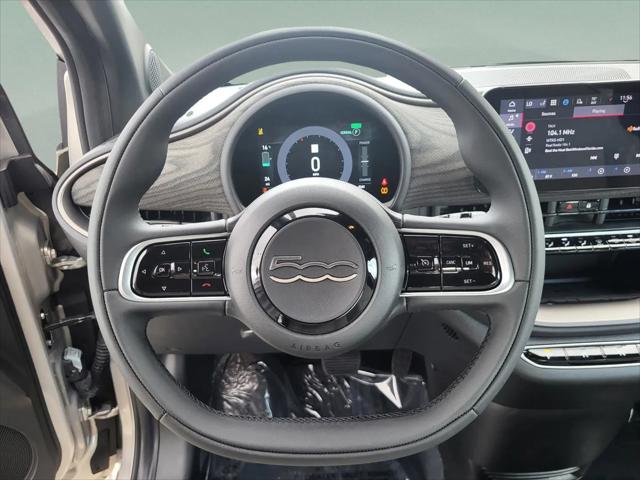2025 Fiat 500e Giorgio Armani FWD