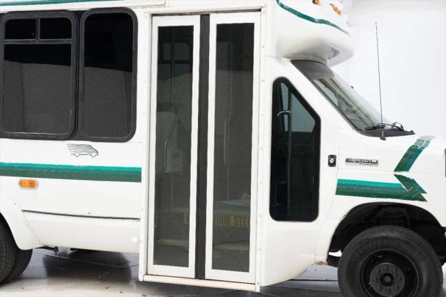 2016 Ford E-350 Cutaway Base