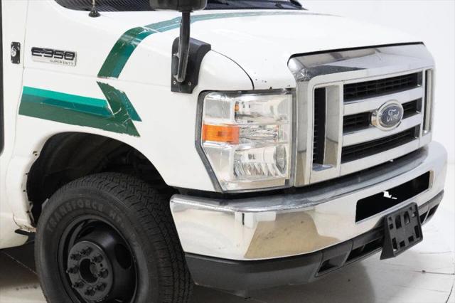 2016 Ford E-350 Cutaway Base