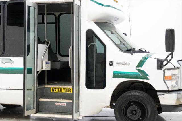 2016 Ford E-350 Cutaway Base