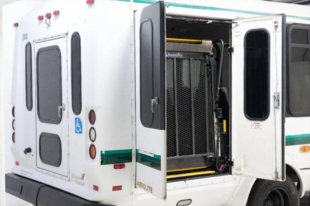 2016 Ford E-350 Cutaway Base