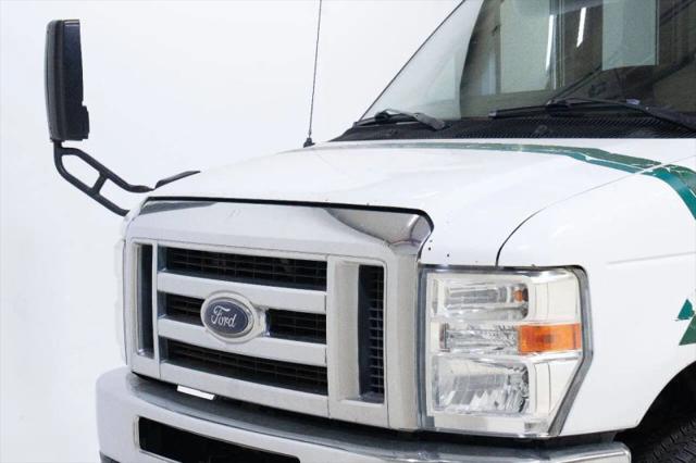 2016 Ford E-350 Cutaway Base