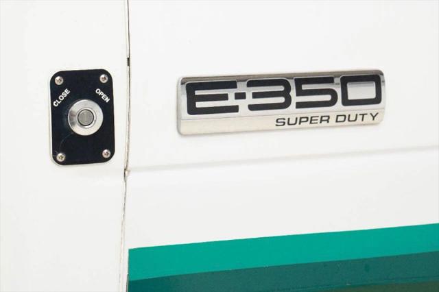 2016 Ford E-350 Cutaway Base