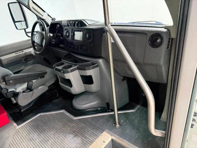 2016 Ford E-350 Cutaway Base