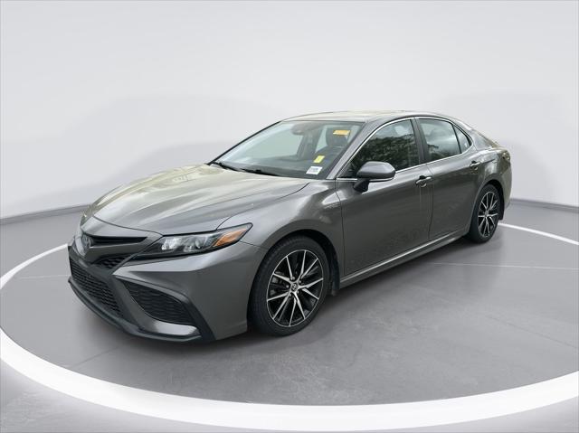 2021 Toyota Camry SE Hybrid