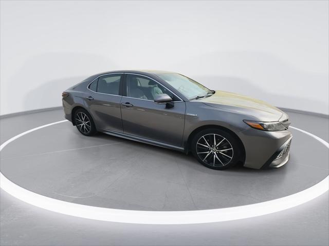 2021 Toyota Camry SE Hybrid