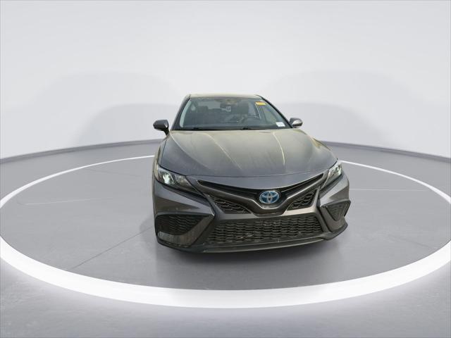 2021 Toyota Camry SE Hybrid