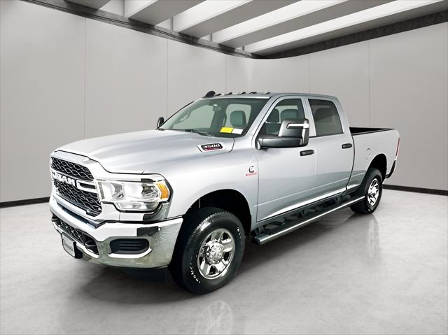 2024 RAM 3500 Tradesman Crew Cab 4x4 64 Box