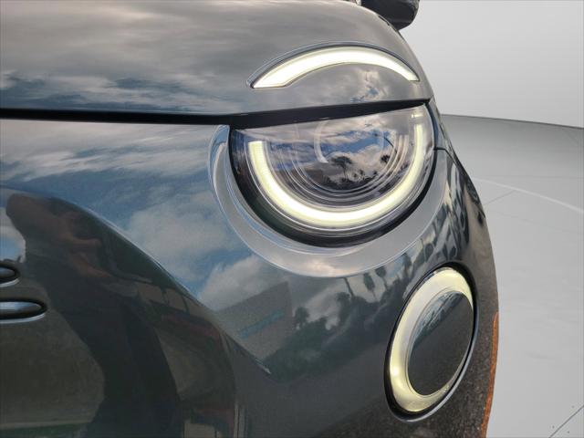 2025 Fiat 500e Giorgio Armani FWD