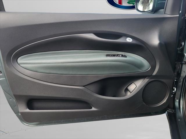 2025 Fiat 500e Giorgio Armani FWD