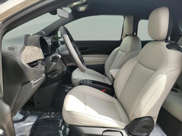 2025 Fiat 500e Giorgio Armani FWD