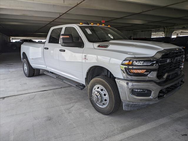 2025 RAM Ram 3500 RAM 3500 TRADESMAN CREW CAB 4X4 8 BOX