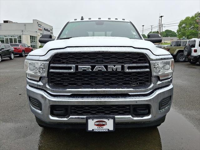 2022 RAM 3500 Tradesman Crew Cab 4x4 8 Box