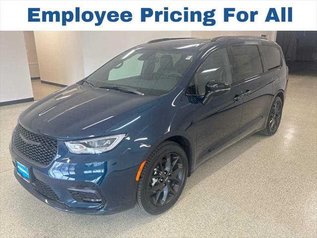 2025 Chrysler Pacifica PACIFICA LIMITED