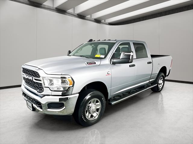 2024 RAM 3500 Tradesman Crew Cab 4x4 64 Box