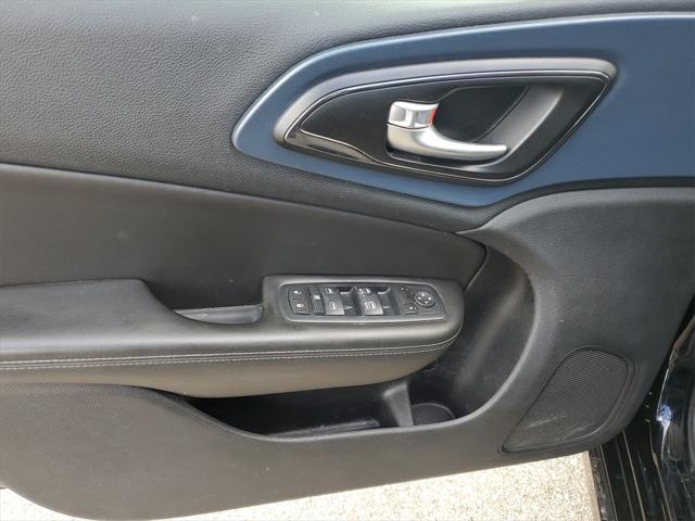 Used 2015 Chrysler 200 For Sale in Waterford Twp, MI