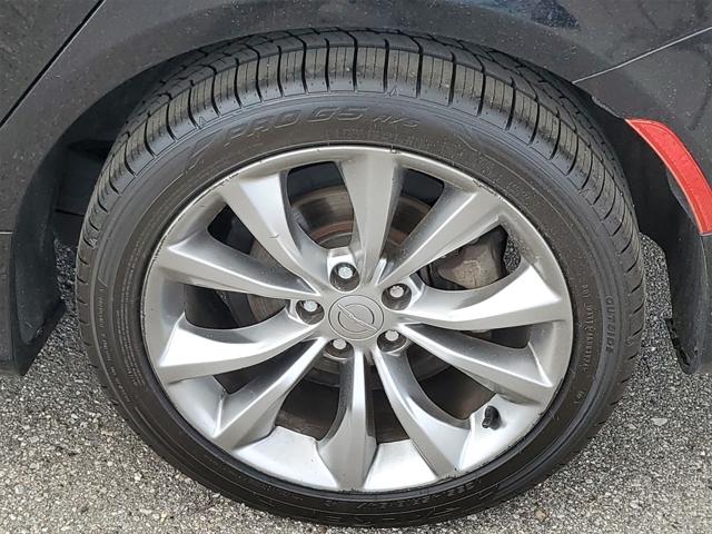 Used 2015 Chrysler 200 For Sale in Waterford Twp, MI
