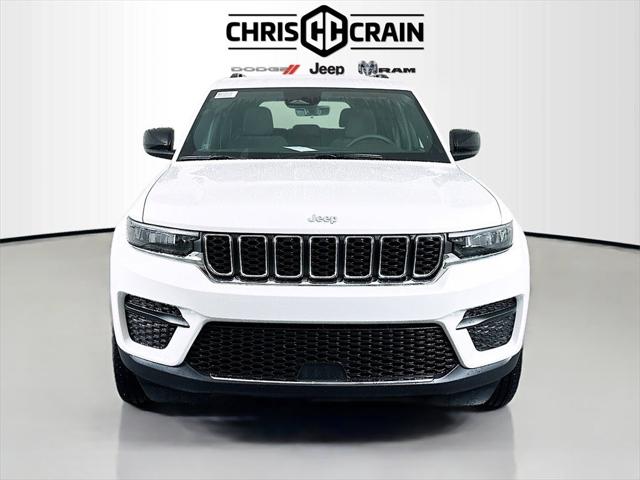 2025 Jeep Grand Cherokee GRAND CHEROKEE LAREDO 4X4