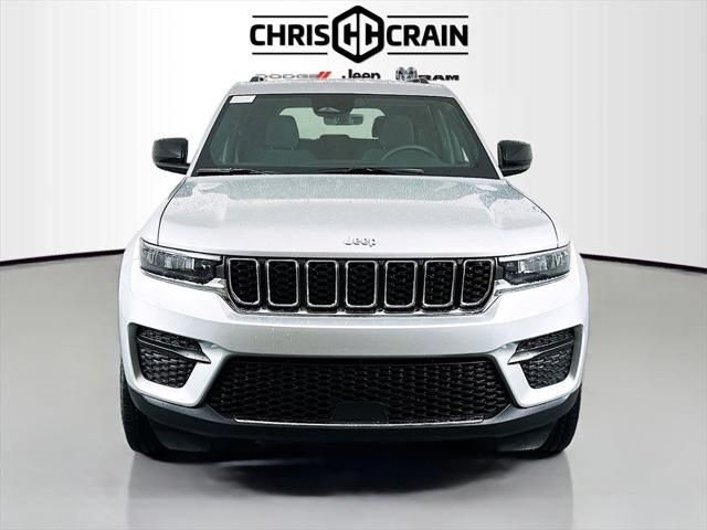2025 Jeep Grand Cherokee GRAND CHEROKEE LAREDO 4X4