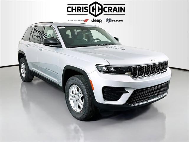 2025 Jeep Grand Cherokee GRAND CHEROKEE LAREDO 4X4