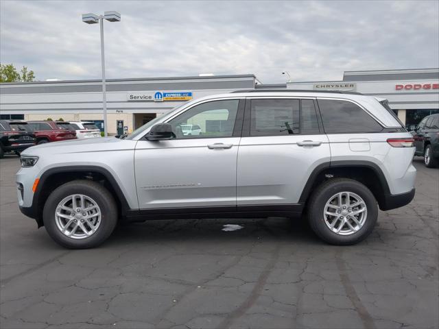 2025 Jeep Grand Cherokee GRAND CHEROKEE LAREDO X 4X4
