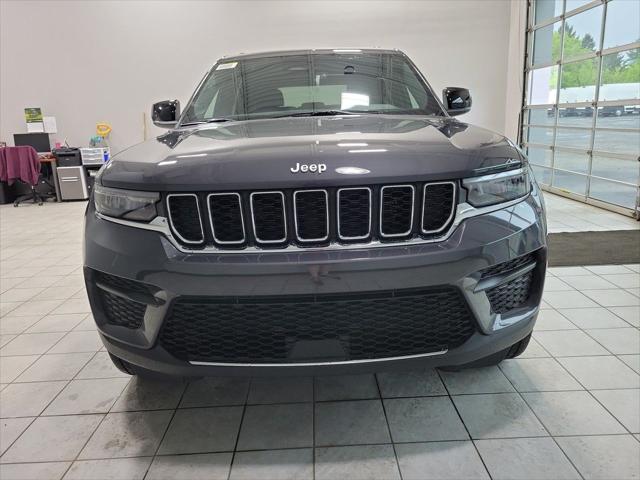 2025 Jeep Grand Cherokee GRAND CHEROKEE LAREDO 4X4