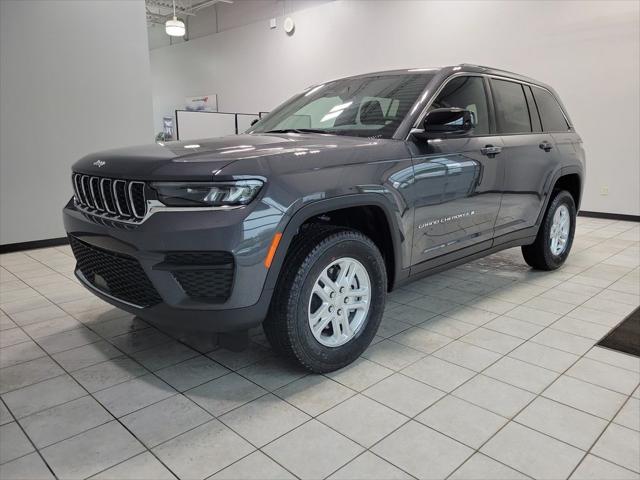 2025 Jeep Grand Cherokee GRAND CHEROKEE LAREDO 4X4