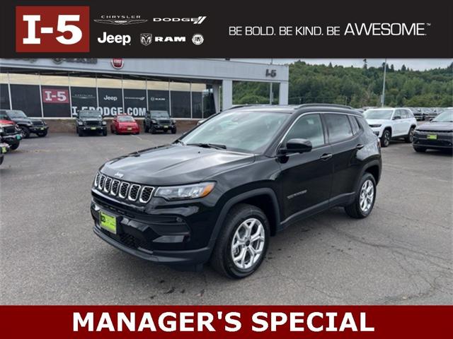 2025 Jeep Compass COMPASS LATITUDE 4X4