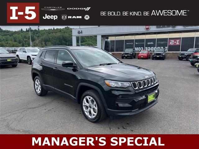 2025 Jeep Compass COMPASS LATITUDE 4X4