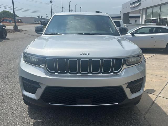2025 Jeep Grand Cherokee GRAND CHEROKEE LAREDO 4X2