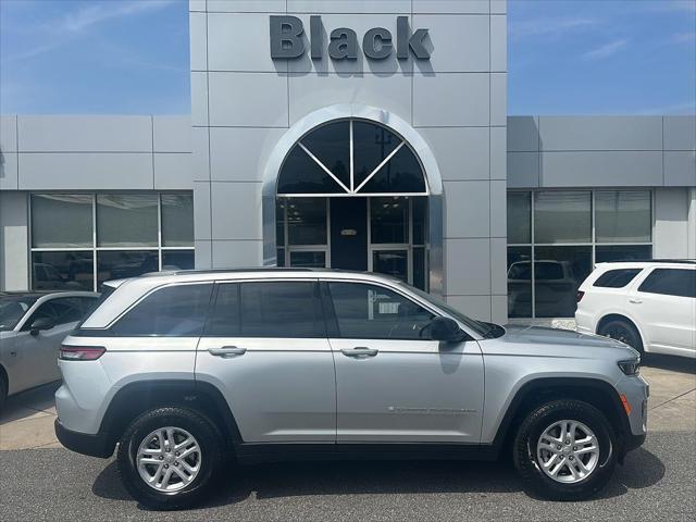 2025 Jeep Grand Cherokee GRAND CHEROKEE LAREDO 4X2